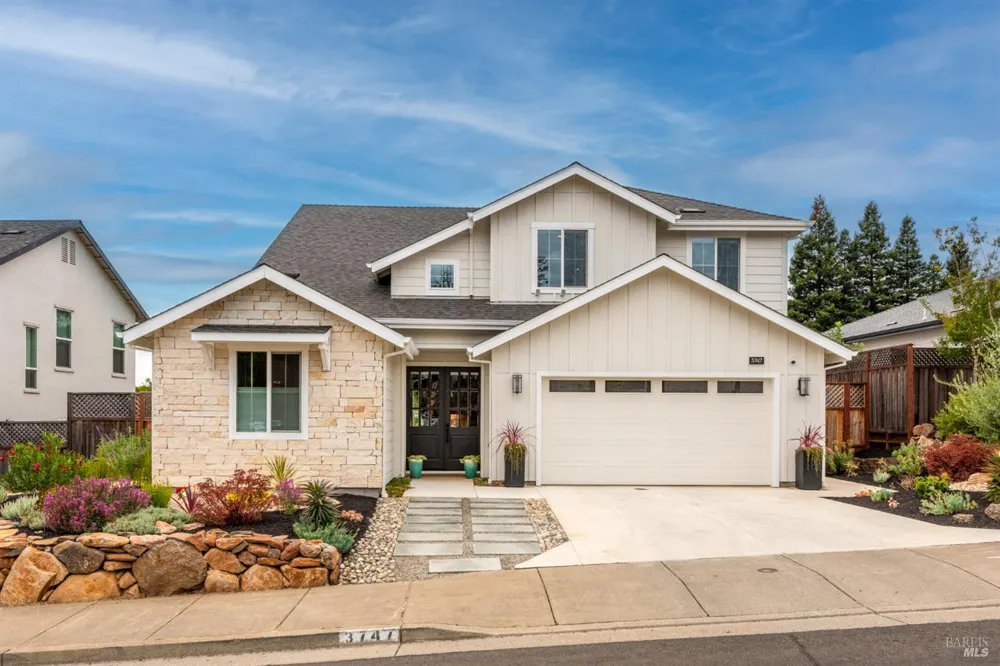 3747 Paxton Place Santa Rosa, CA 95404