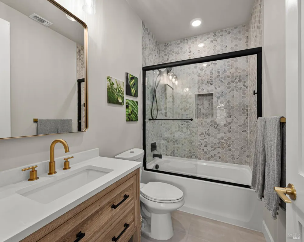 3747 Paxton Place Santa Rosa, CA 95404