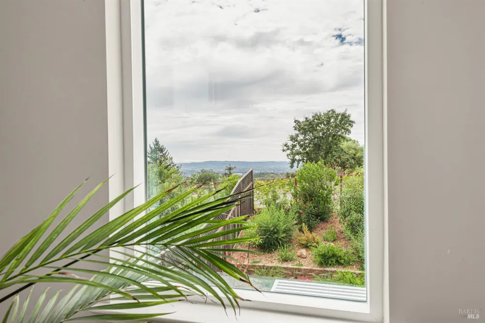 3747 Paxton Place Santa Rosa, CA 95404