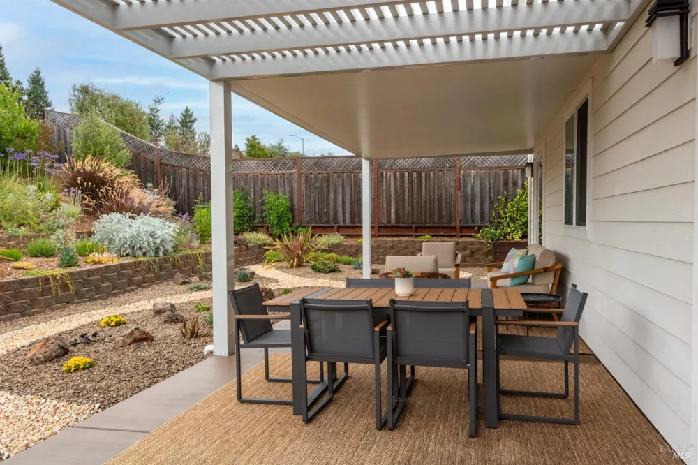 3747 Paxton Place Santa Rosa, CA 95404