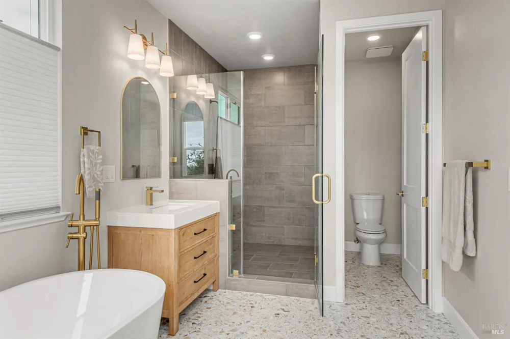 3747 Paxton Place Santa Rosa, CA 95404