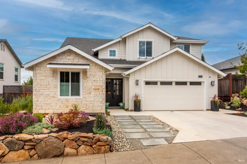 3747 Paxton Place Santa Rosa, CA 95404