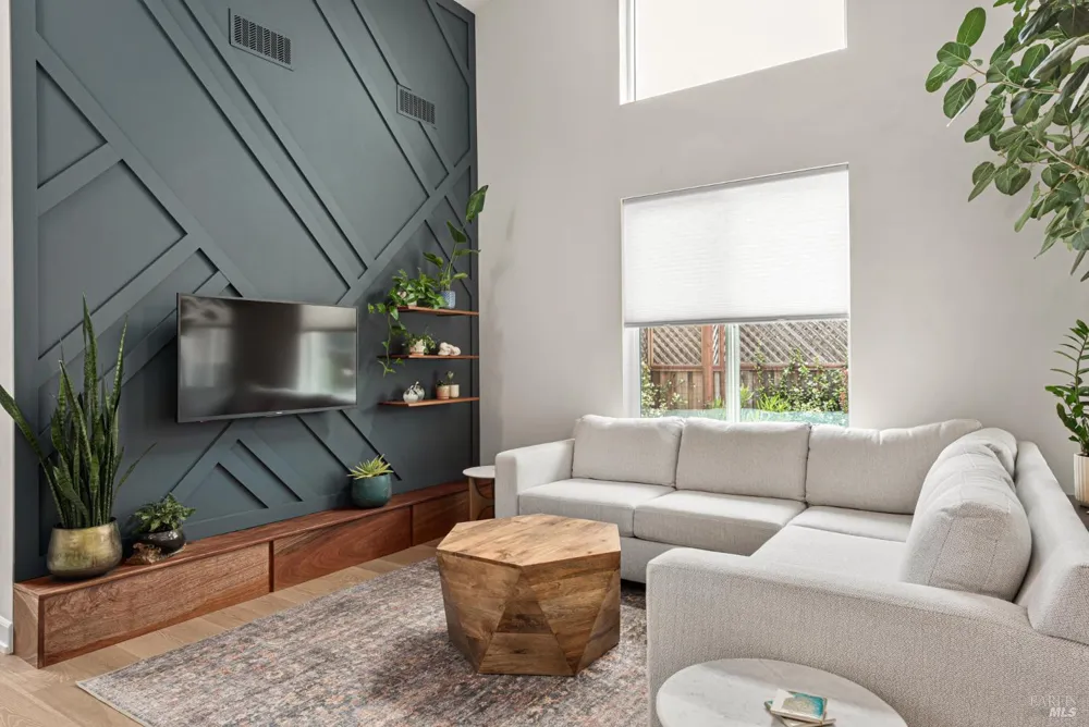 3747 Paxton Place Santa Rosa, CA 95404