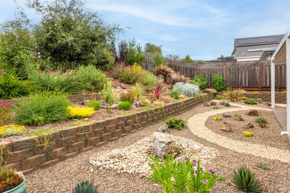 3747 Paxton Place Santa Rosa, CA 95404