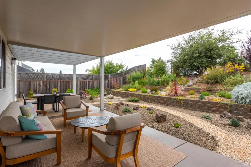 3747 Paxton Place Santa Rosa, CA 95404