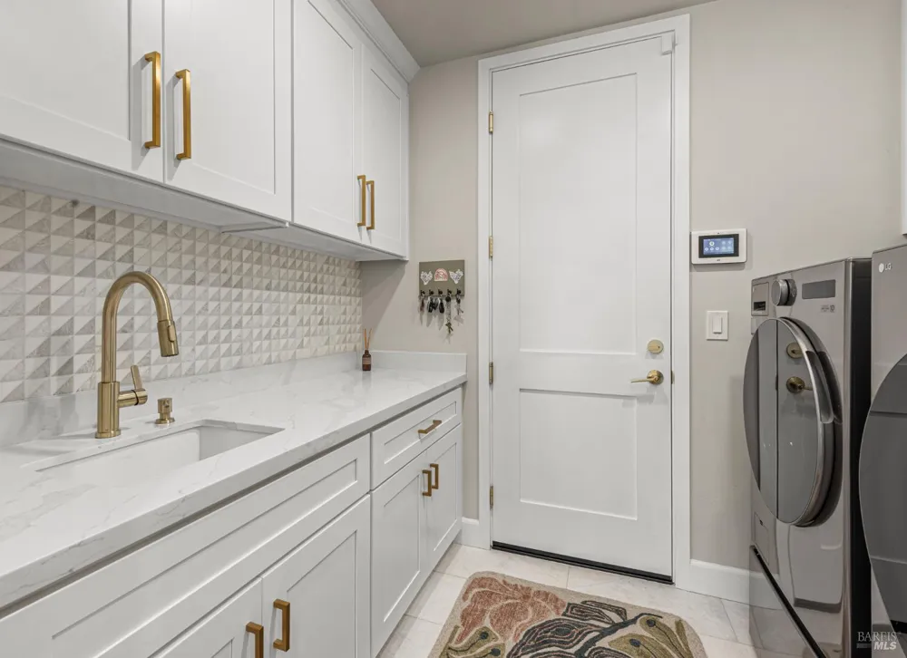 3747 Paxton Place Santa Rosa, CA 95404