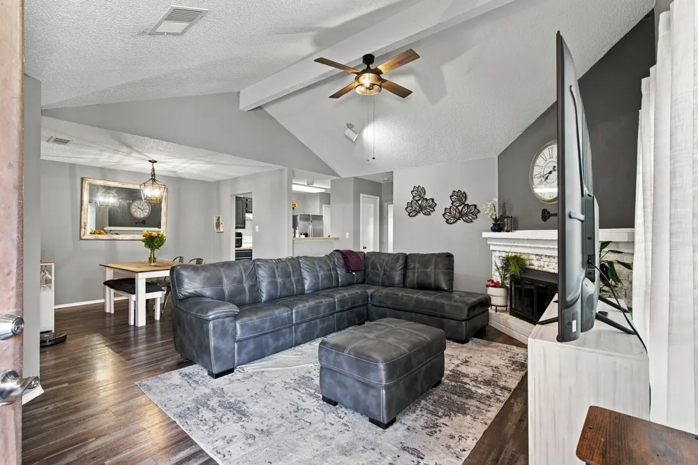 506 W Warrior Trail Grand Prairie, TX 75052