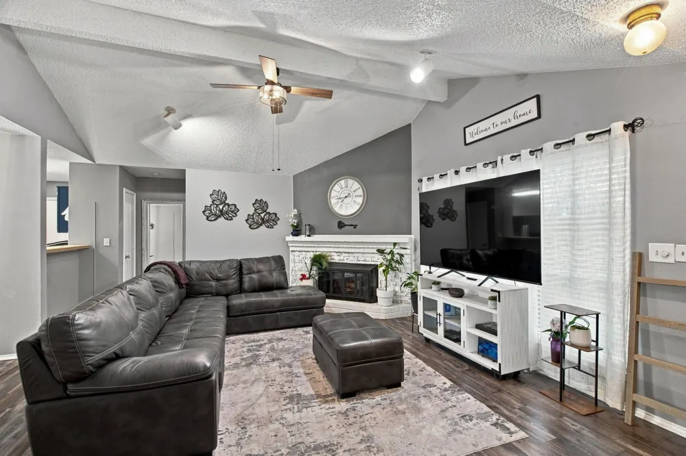 506 W Warrior Trail Grand Prairie, TX 75052