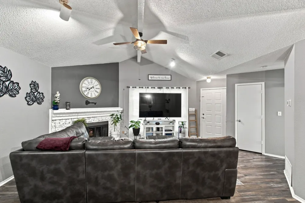 506 W Warrior Trail Grand Prairie, TX 75052