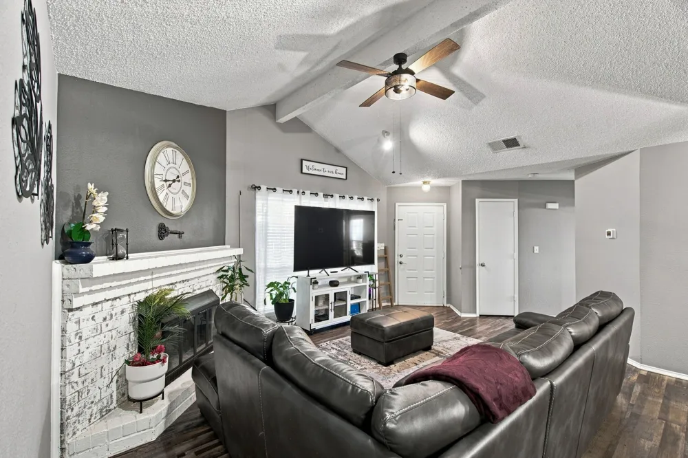 506 W Warrior Trail Grand Prairie, TX 75052