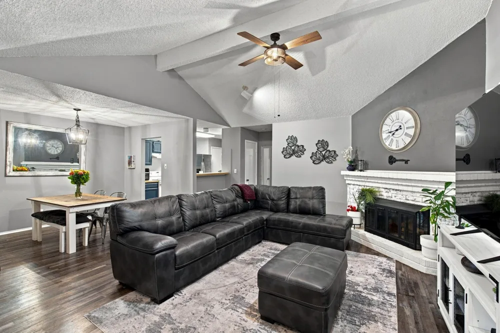 506 W Warrior Trail Grand Prairie, TX 75052