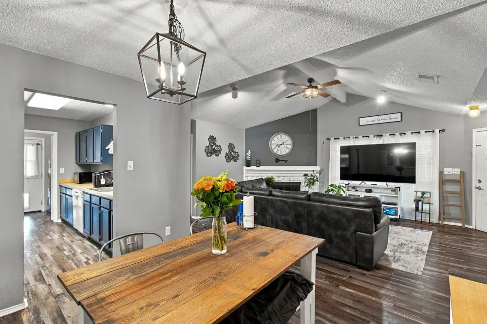 506 W Warrior Trail Grand Prairie, TX 75052