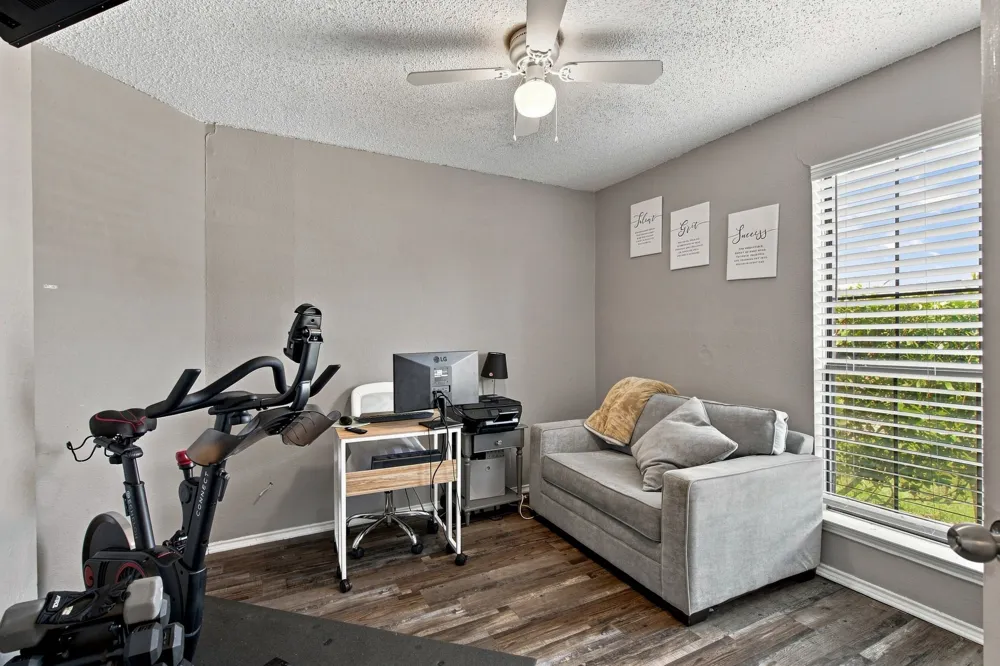 506 W Warrior Trail Grand Prairie, TX 75052
