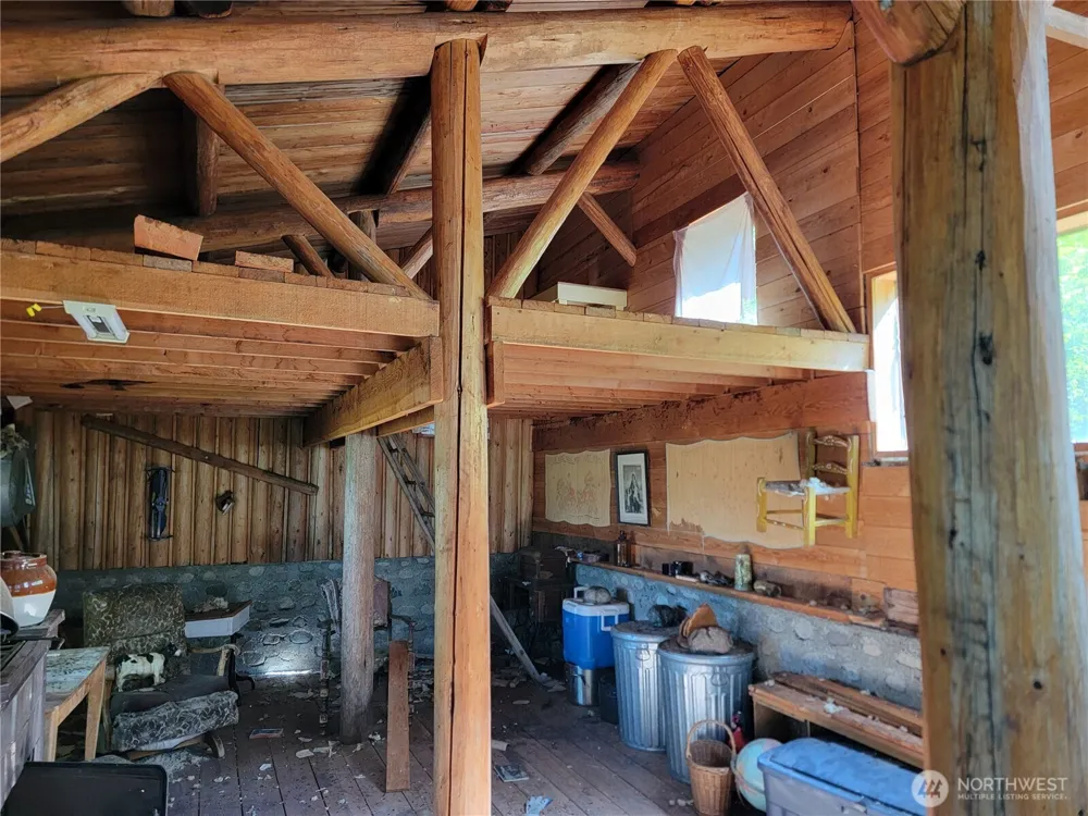 29 Yellow Brick Road Republic, WA 99166