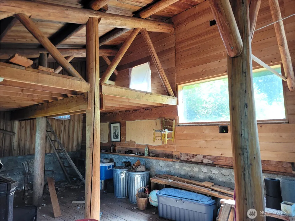 29 Yellow Brick Road Republic, WA 99166