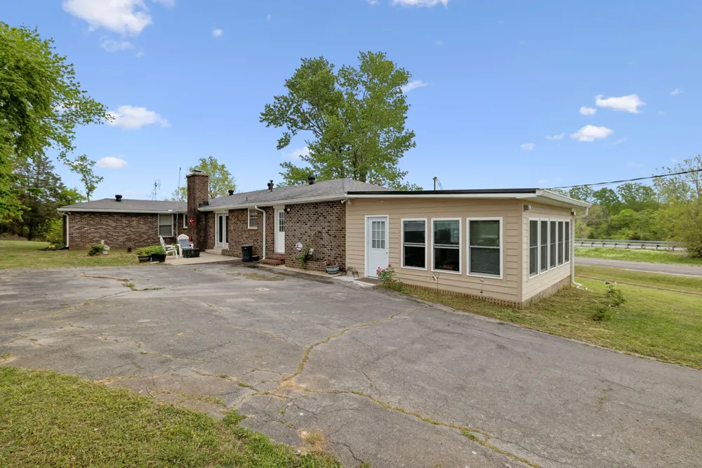 7102 Hartsville Pike Lebanon, TN 37087