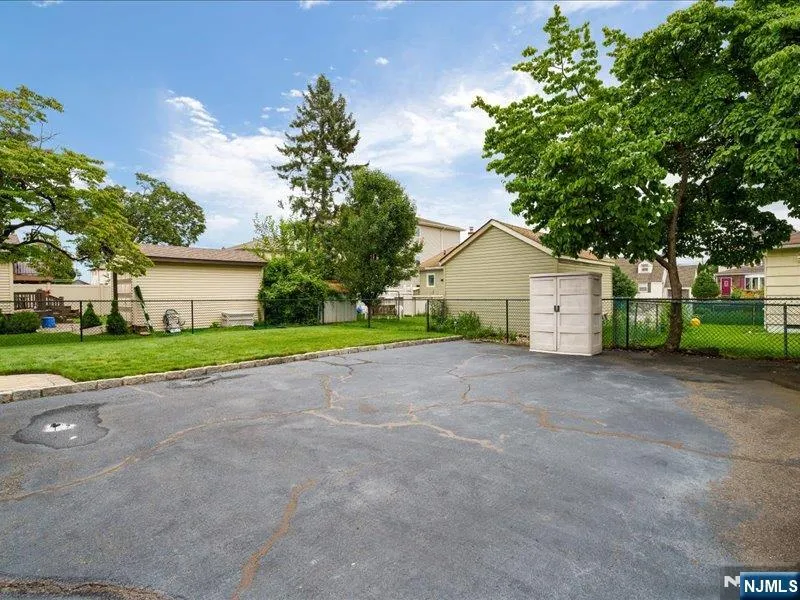 521 9th Street Carlstadt, NJ 07072