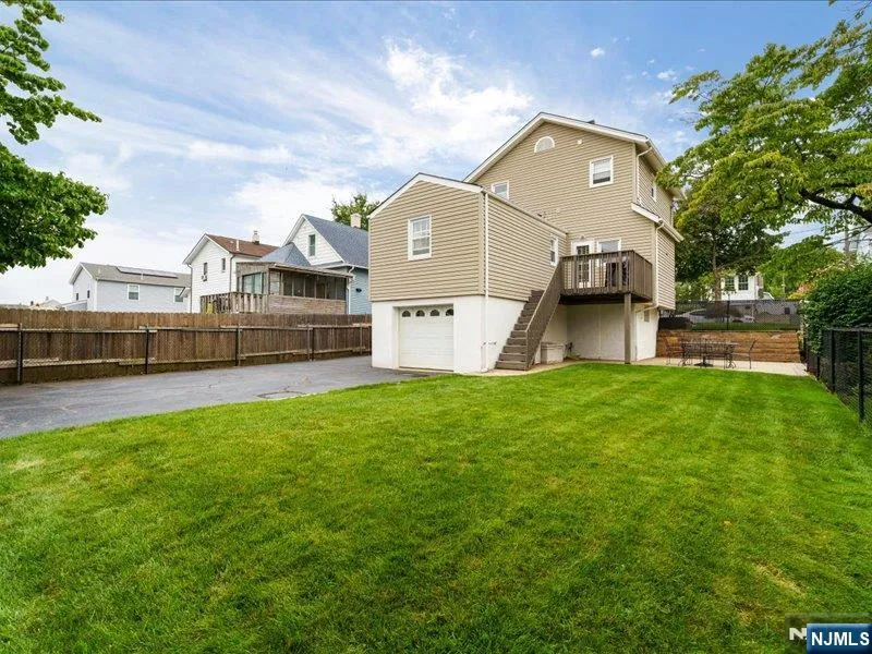 521 9th Street Carlstadt, NJ 07072