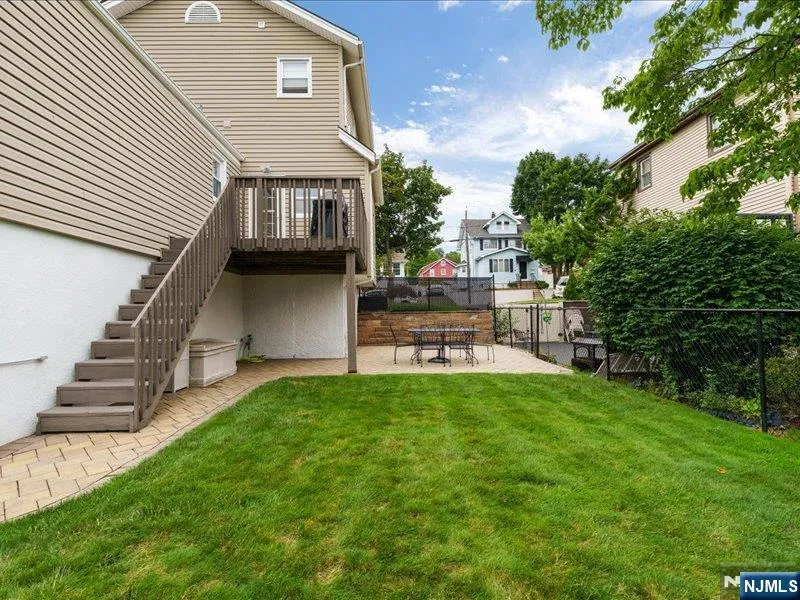 521 9th Street Carlstadt, NJ 07072