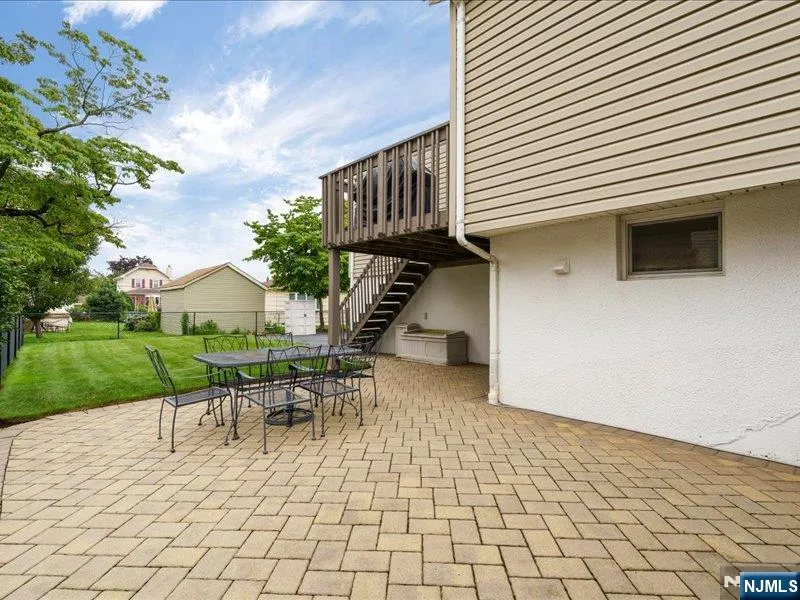 521 9th Street Carlstadt, NJ 07072