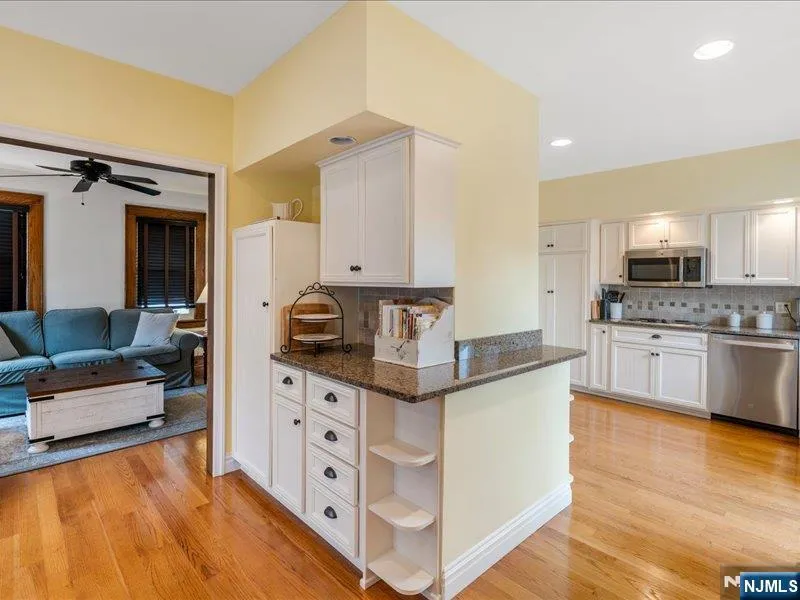 521 9th Street Carlstadt, NJ 07072