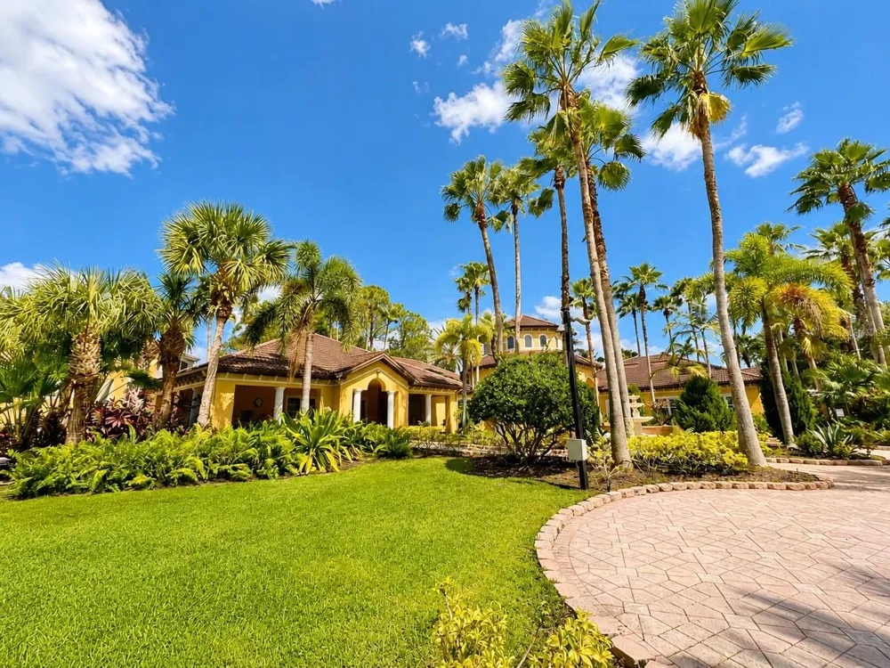 4763 TRAVINI CIRCLE #3-202 Sarasota, FL 34235