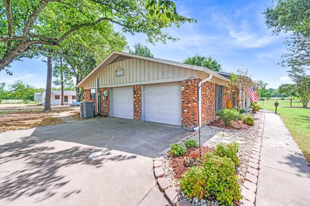 2767 County Road 1112 Brashear, TX 75420