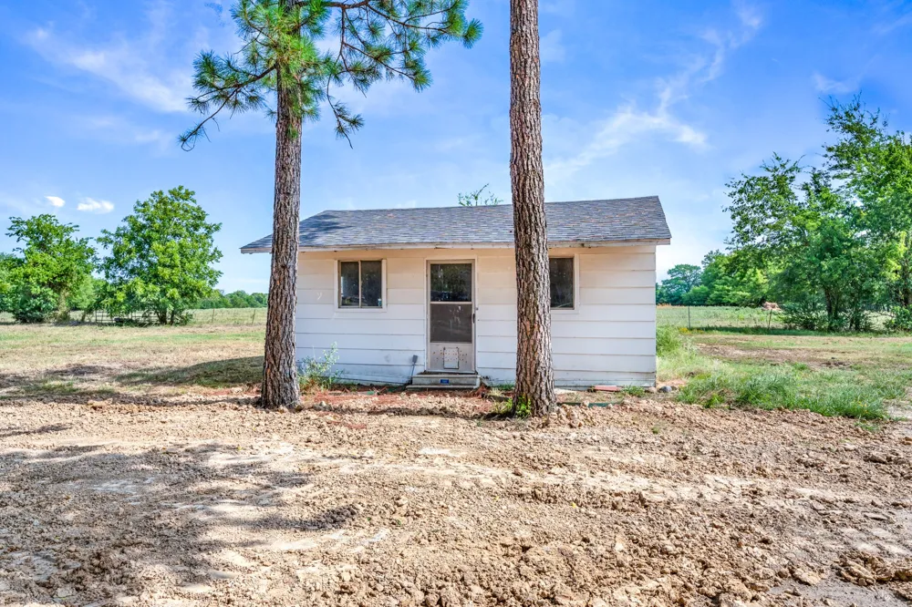 2767 County Road 1112 Brashear, TX 75420