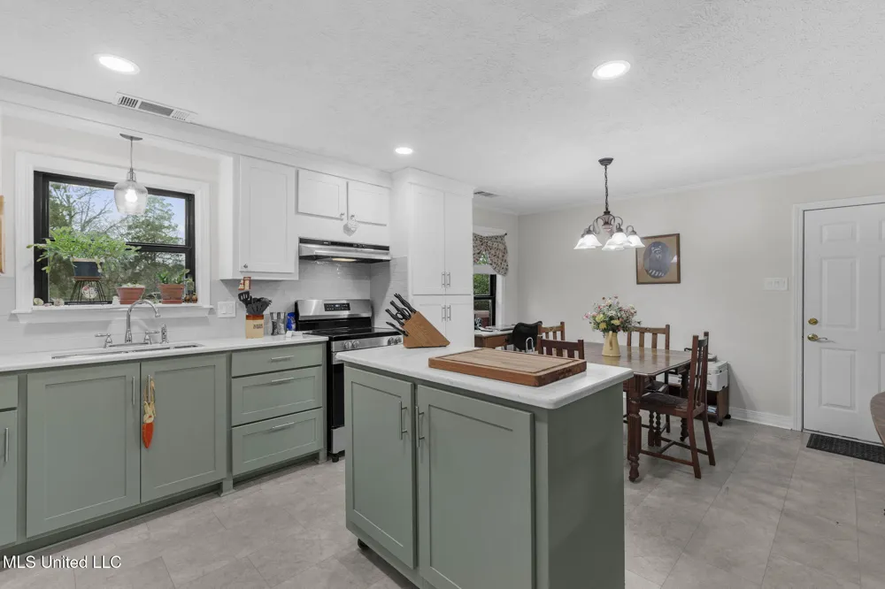 103 Wickstead Drive Clinton, MS 39056