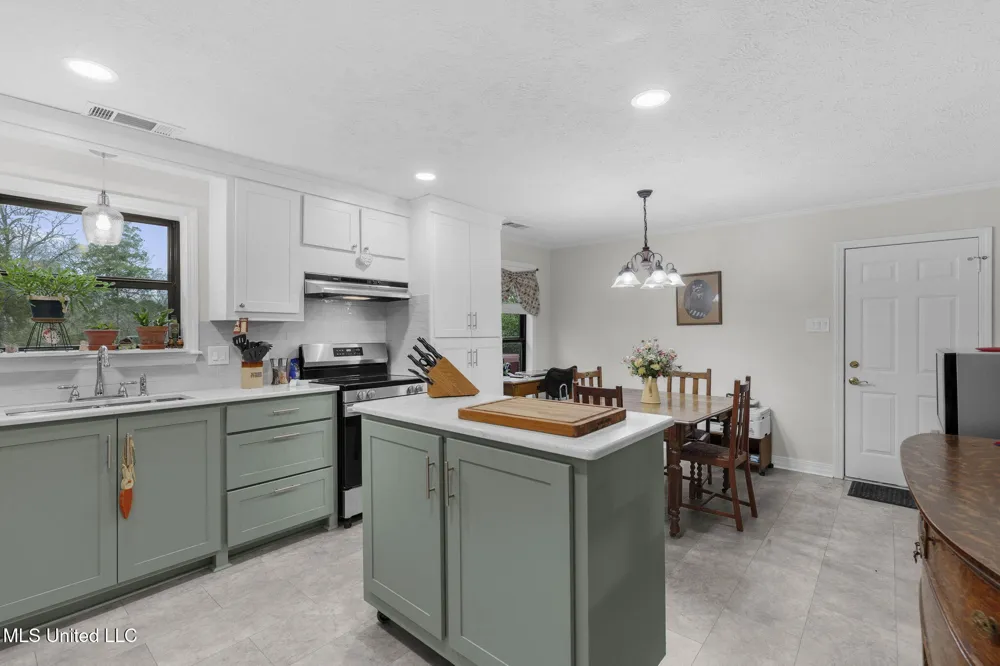 103 Wickstead Drive Clinton, MS 39056