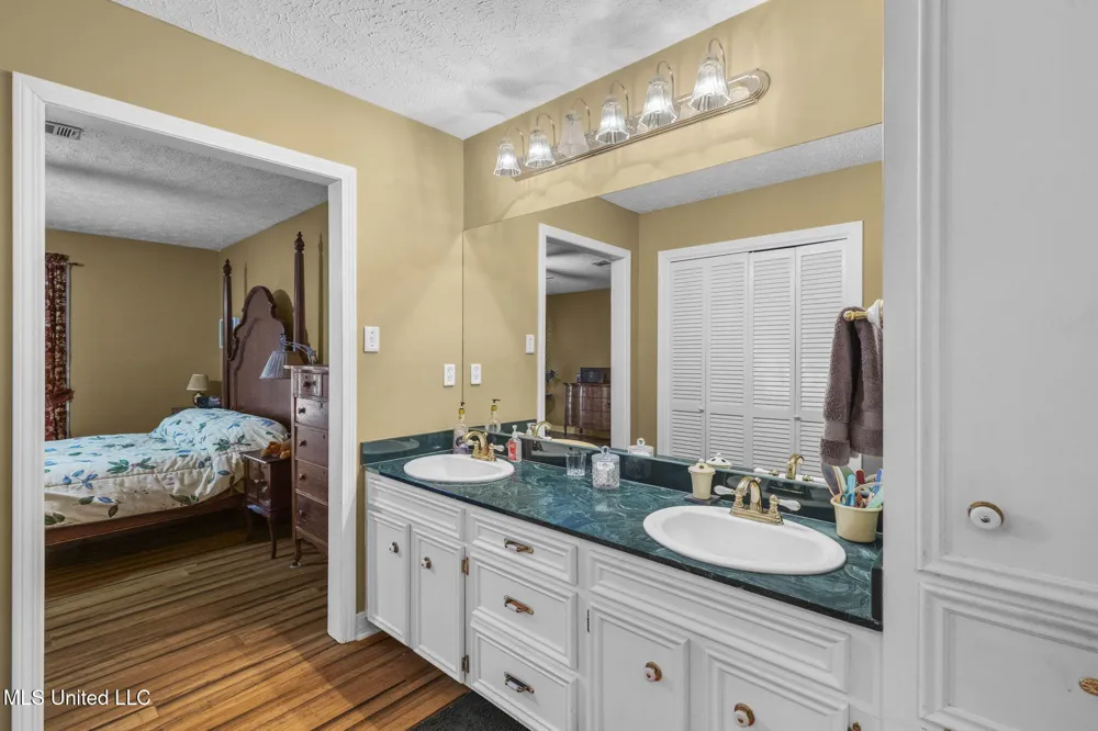 103 Wickstead Drive Clinton, MS 39056