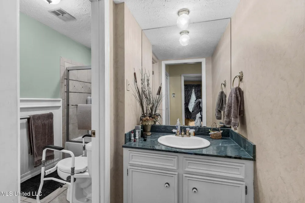 103 Wickstead Drive Clinton, MS 39056
