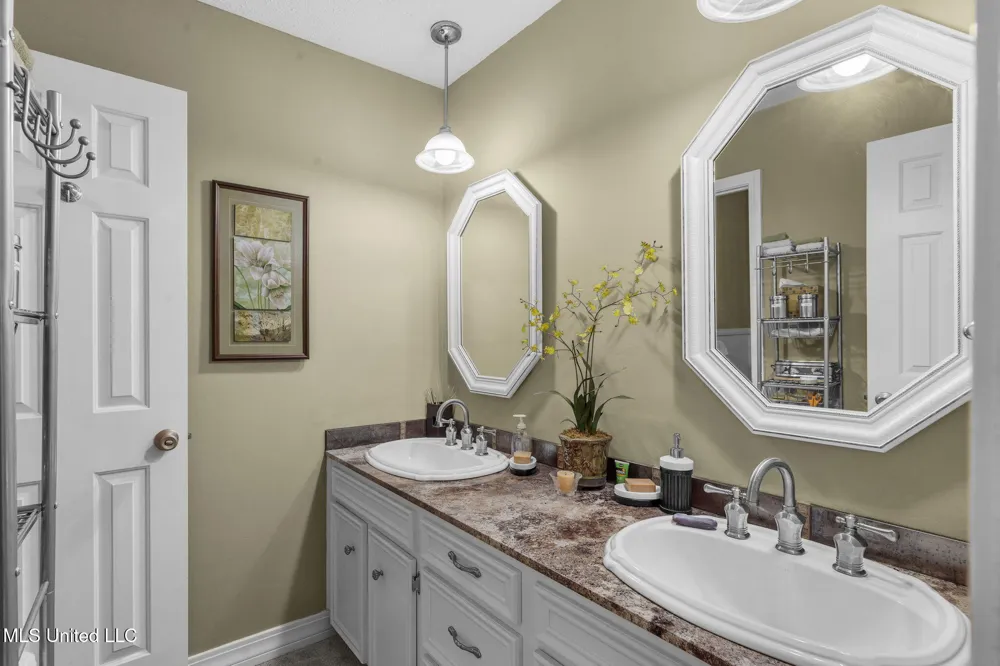 103 Wickstead Drive Clinton, MS 39056