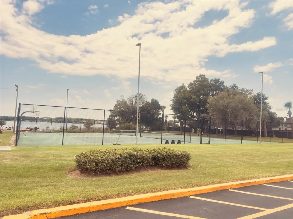 5467 HANSEL AVENUE #H15 Orlando, FL 32809