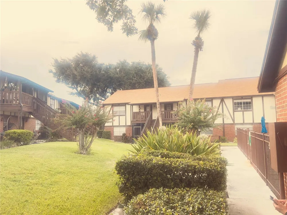 5467 HANSEL AVENUE #H15 Orlando, FL 32809