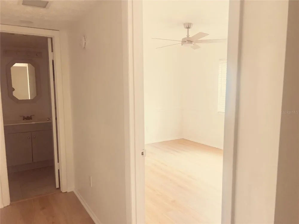 5467 HANSEL AVENUE #H15 Orlando, FL 32809