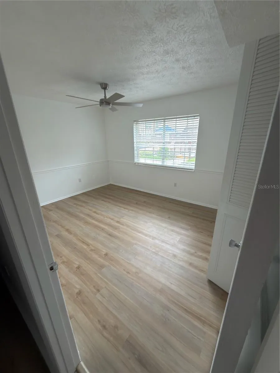5467 HANSEL AVENUE #H15 Orlando, FL 32809