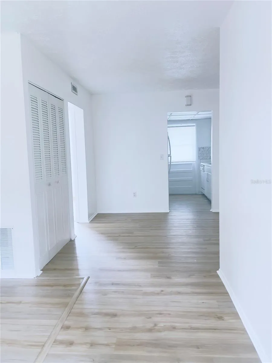 5467 HANSEL AVENUE #H15 Orlando, FL 32809