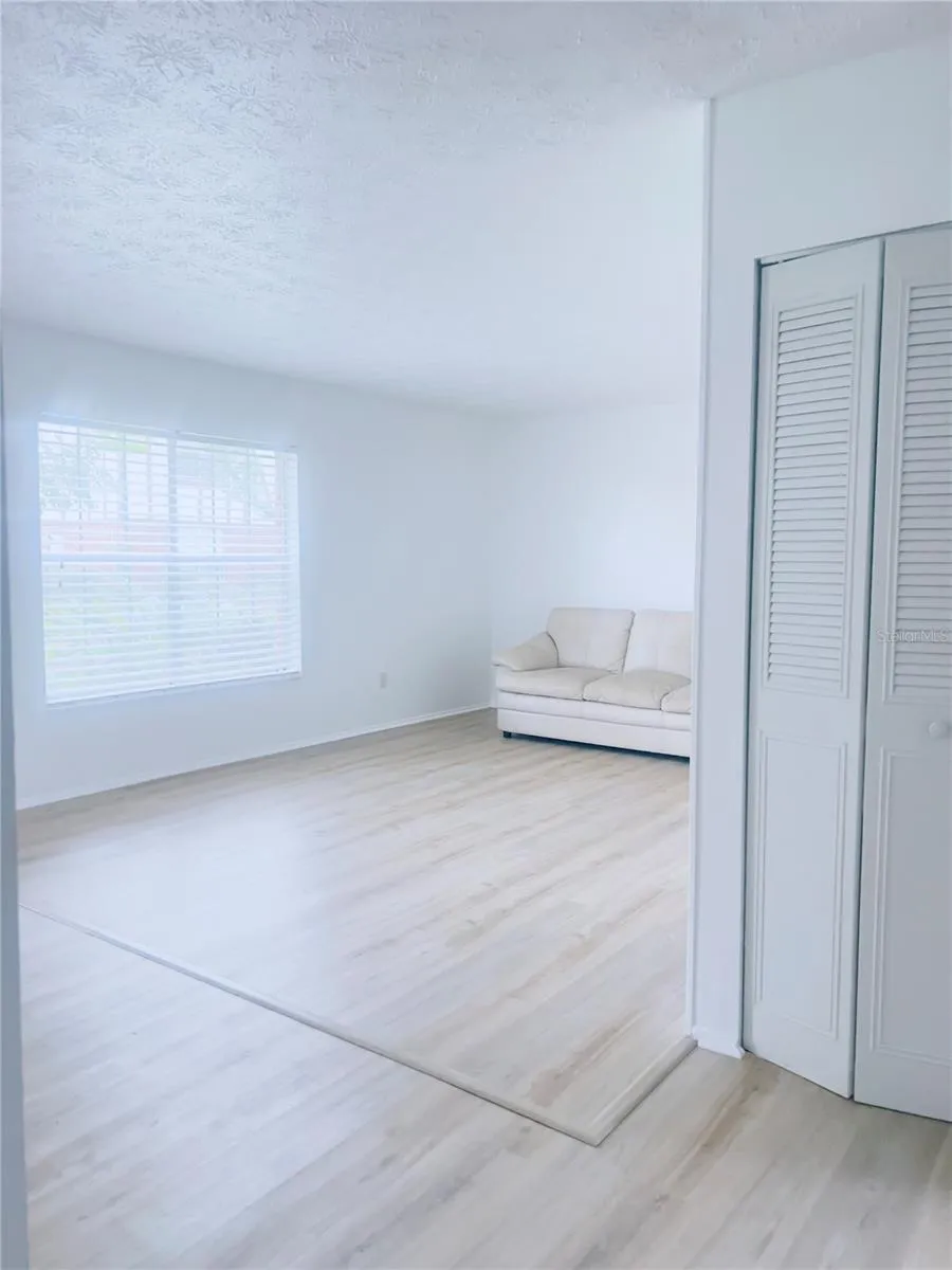 5467 HANSEL AVENUE #H15 Orlando, FL 32809