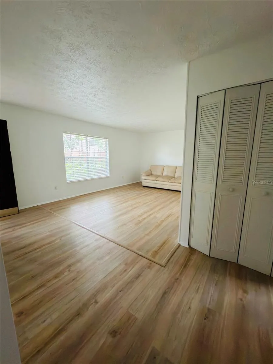 5467 HANSEL AVENUE #H15 Orlando, FL 32809