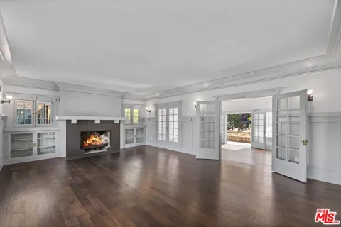 344 S Kingsley Drive