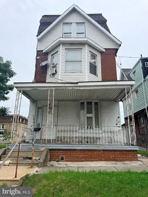 2117 W HUNTING PARK AVENUE