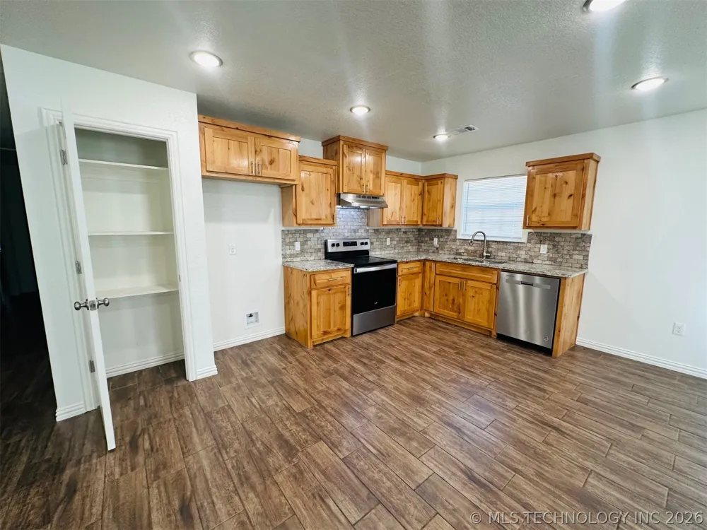 609 NE 4th Avenue Durant, OK 74701