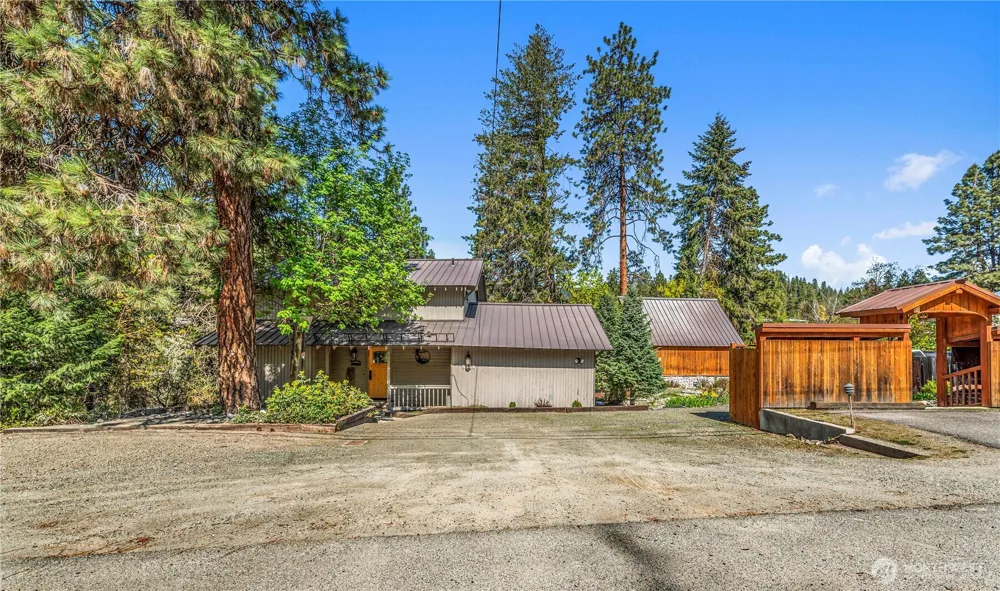 9864 East Leavenworth Road Leavenworth, WA 98826