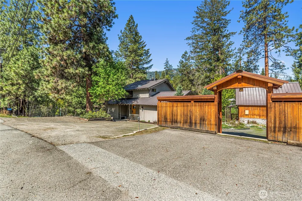 9864 East Leavenworth Road Leavenworth, WA 98826