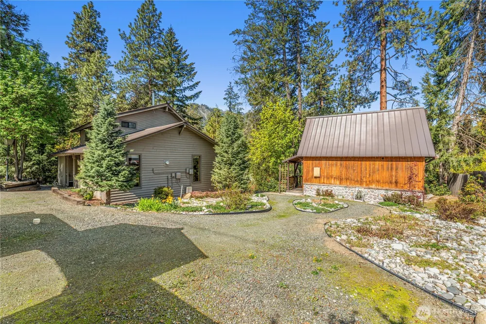 9864 East Leavenworth Road Leavenworth, WA 98826
