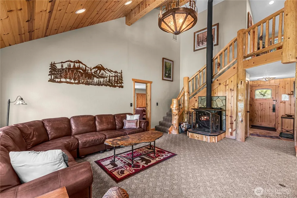 9864 East Leavenworth Road Leavenworth, WA 98826