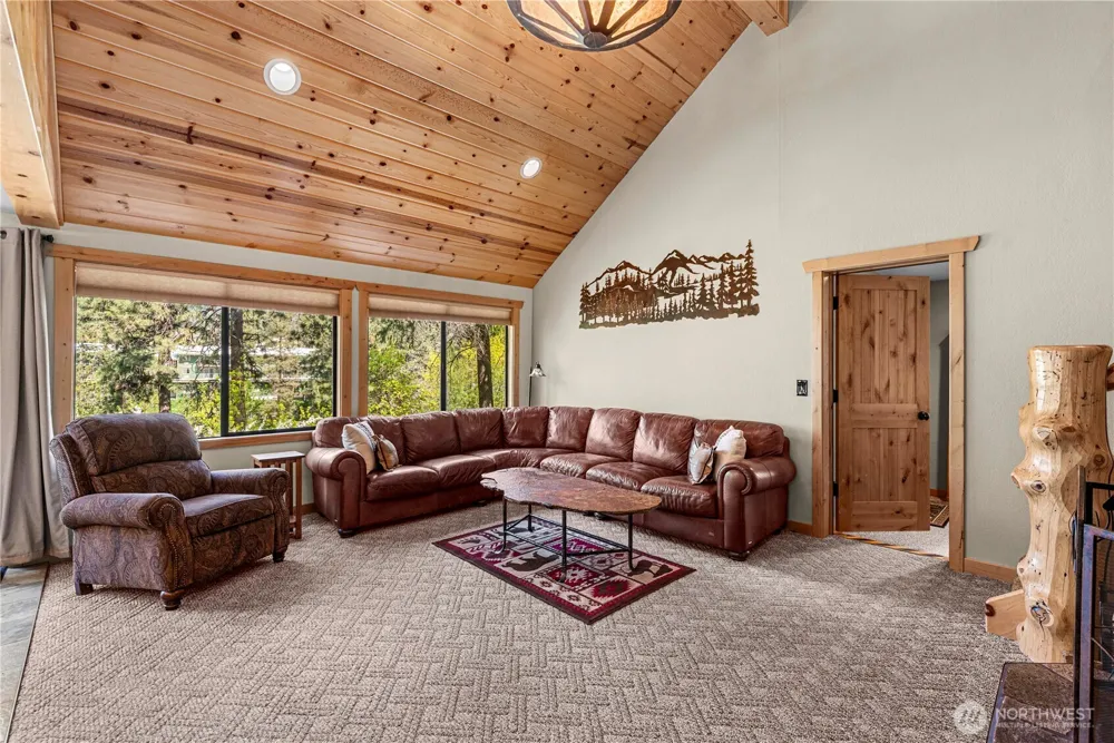 9864 East Leavenworth Road Leavenworth, WA 98826