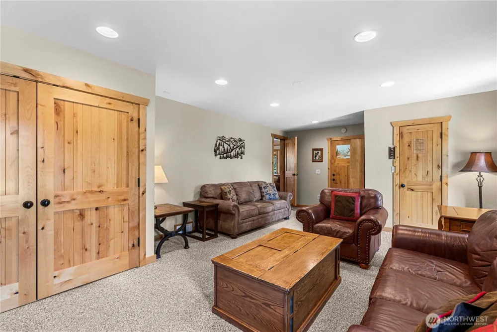 9864 East Leavenworth Road Leavenworth, WA 98826