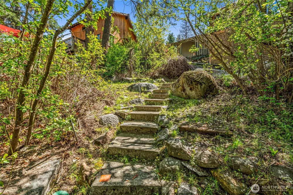 9864 East Leavenworth Road Leavenworth, WA 98826
